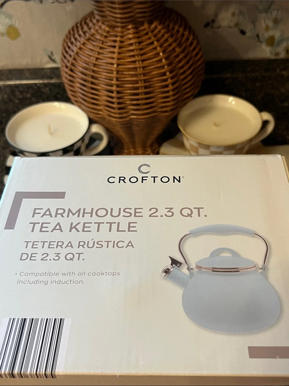 KITCHEN ESSENTIAL NEW IN BOX Crofton Farmhouse Tea Kettle, Blue 2.3 Quart